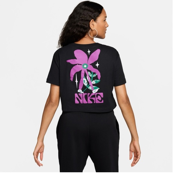 Nike Crop T-shirt Loose Fit Sz M - Picture 8 of 9